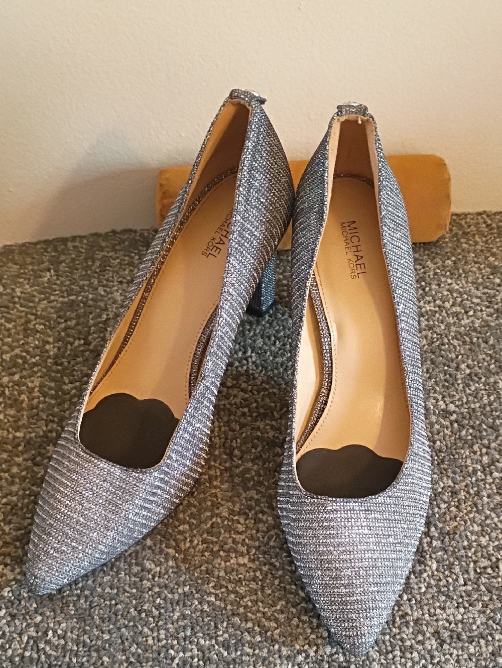 Michael Kors Silver Bling Flex Pump Pointed Toe Size 9